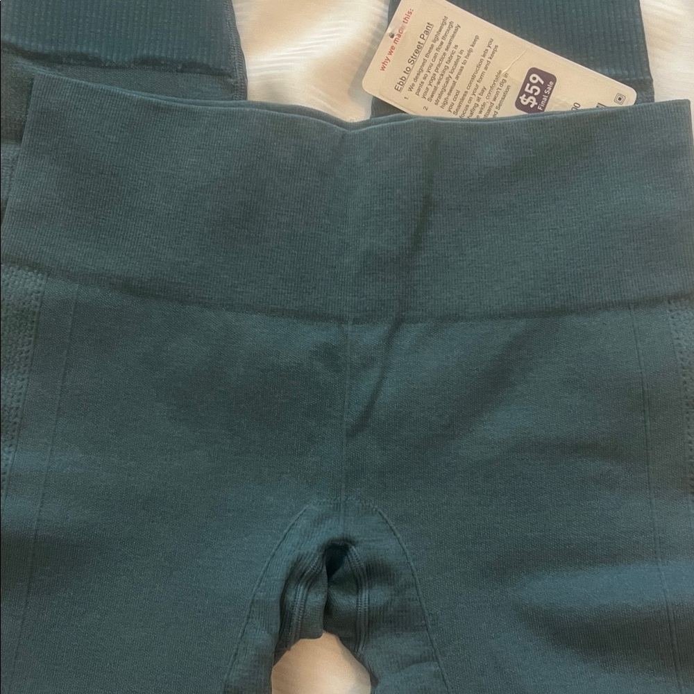 Lululemon Ebb to street pant